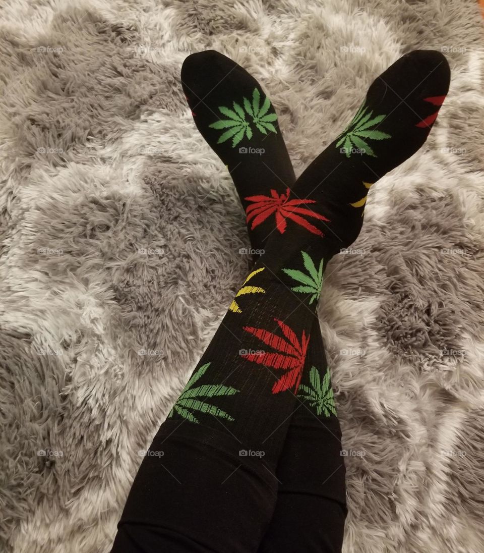 Popfizzy rasta colored weed socks