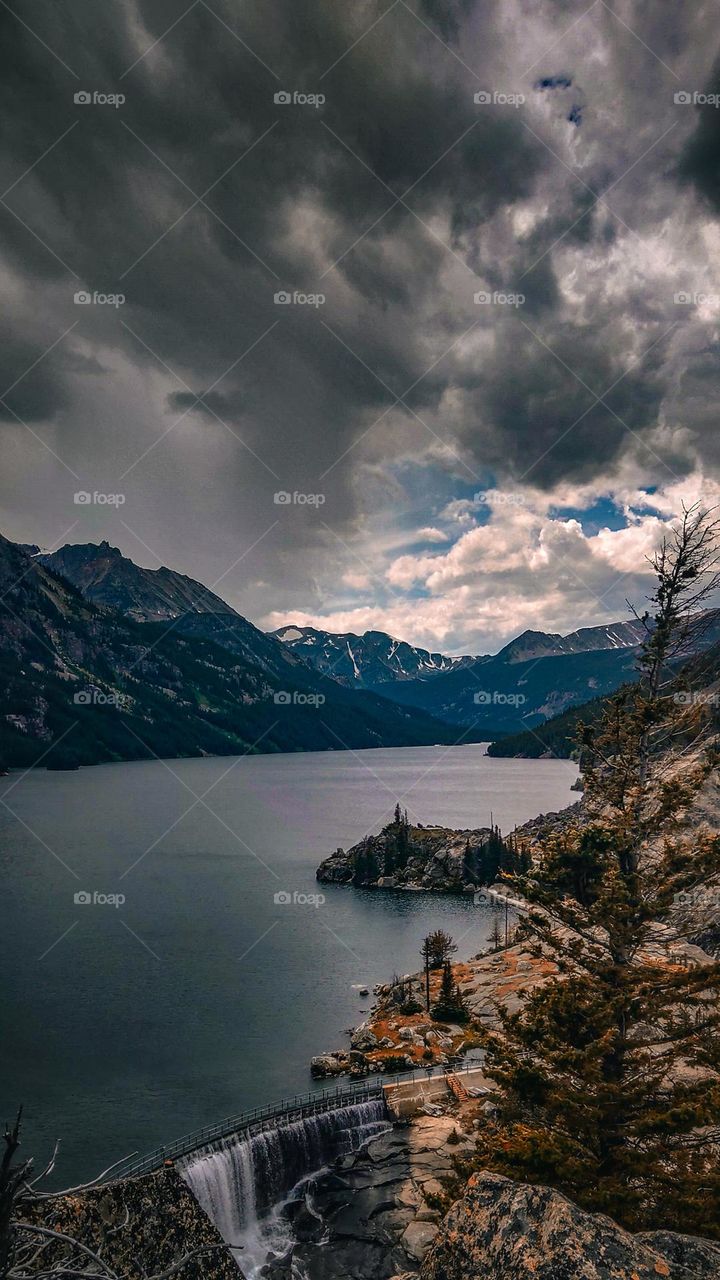 Mystic lake mountain range.