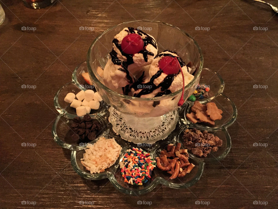 Ice cream sundae