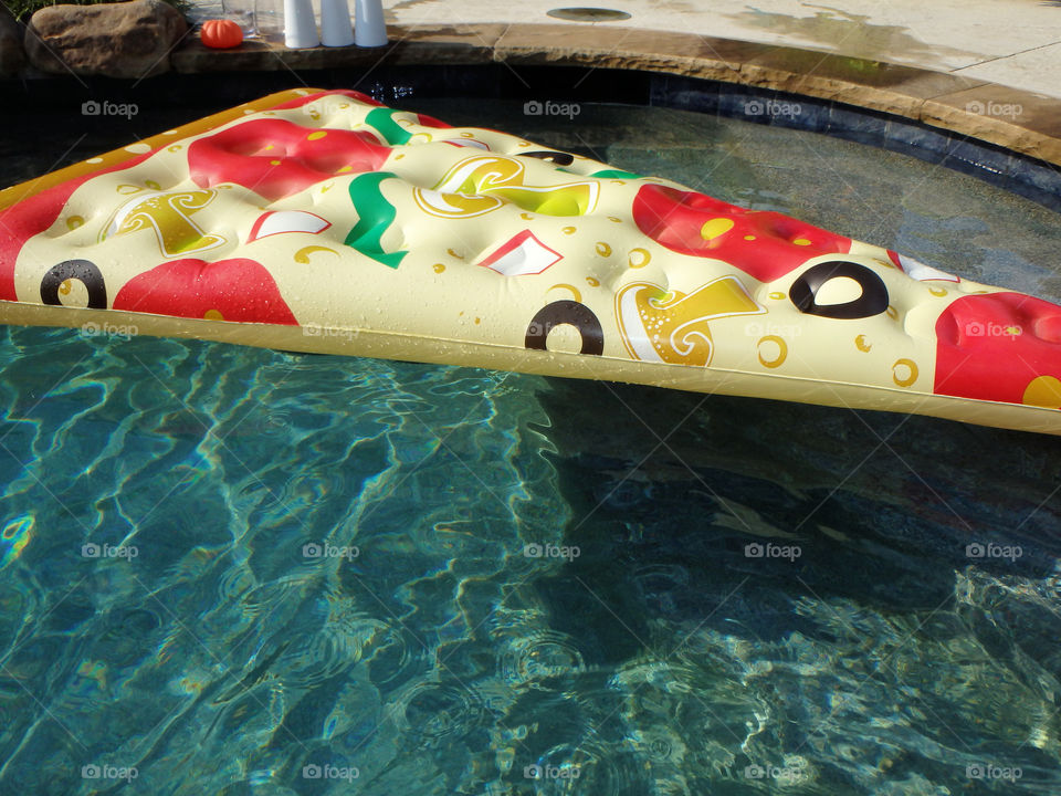 Pizza pool float
