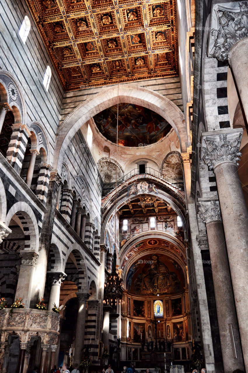 Interior Catedral de Santa Maria Asunta. Interior Catedral de Santa Maria Asunta (Pisa - Italy)