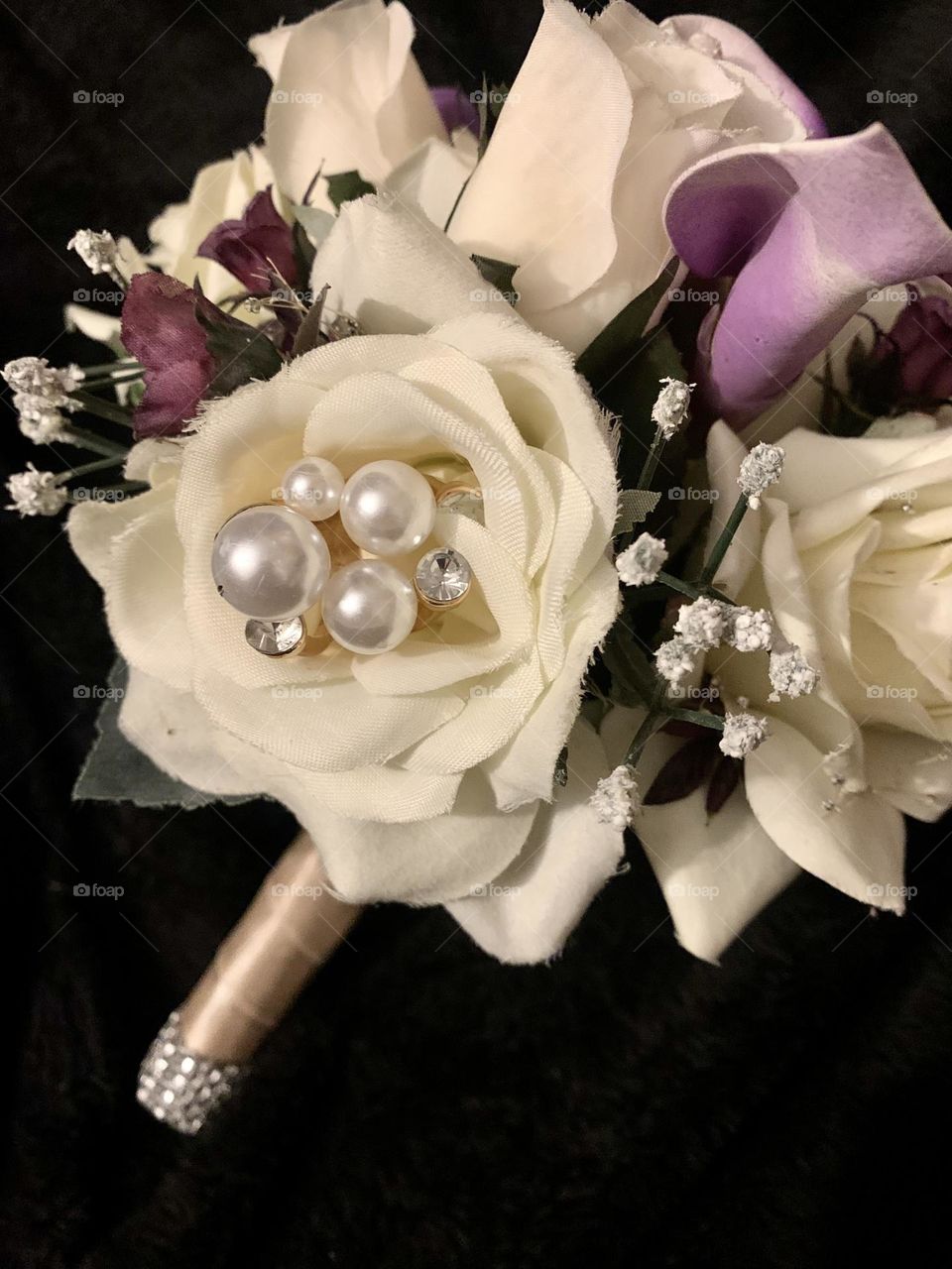 White wedding bouquet with pearls