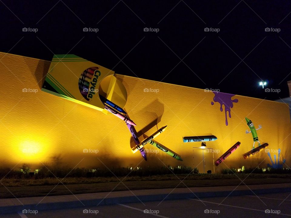 Crayola Shops at Willow Bend