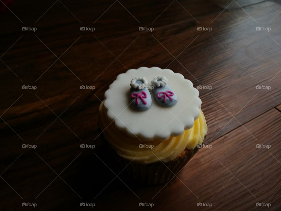 crazy cupcake! it's a baby ! celebration theme of birth