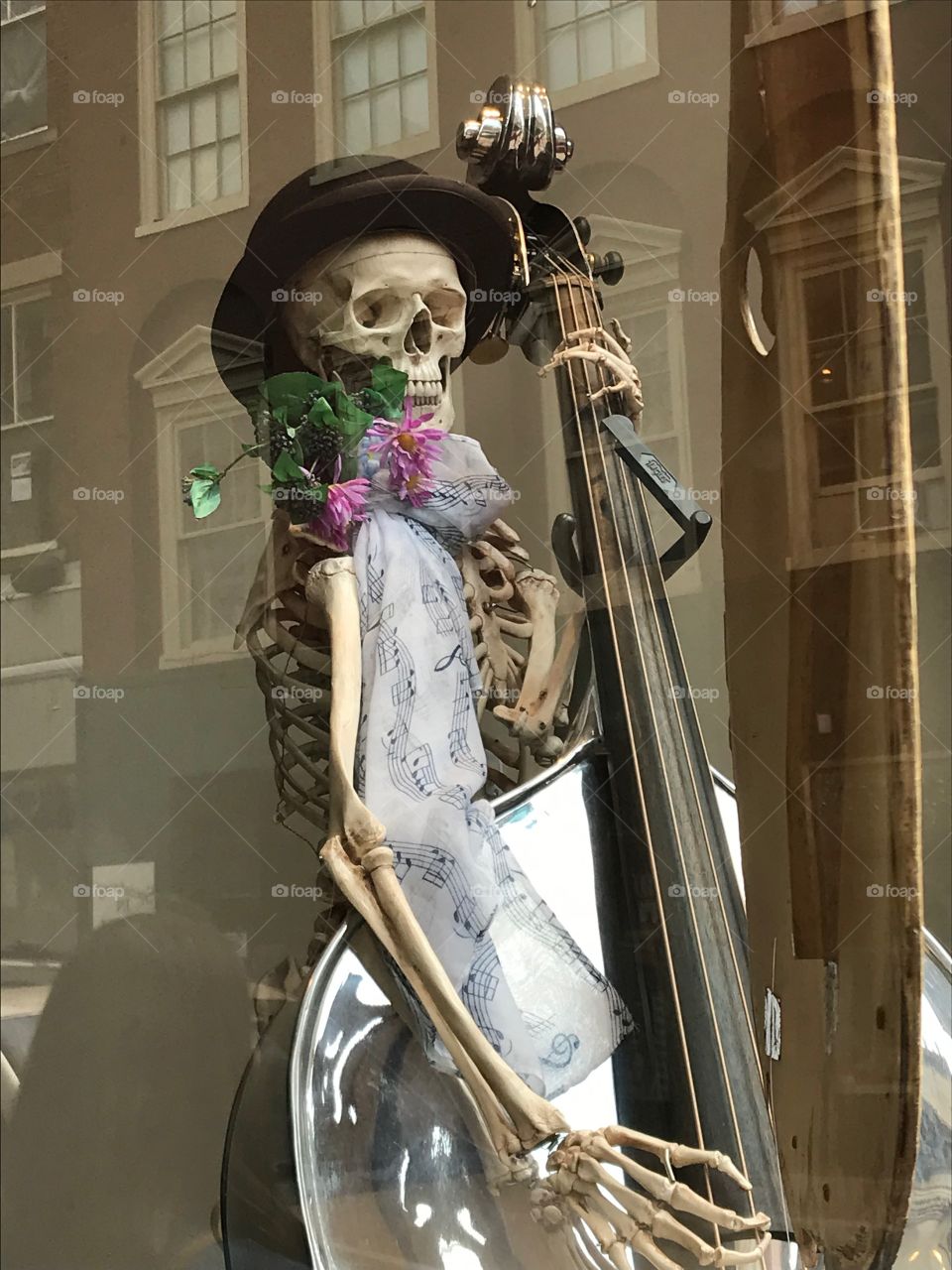 Skeleton guitarist 