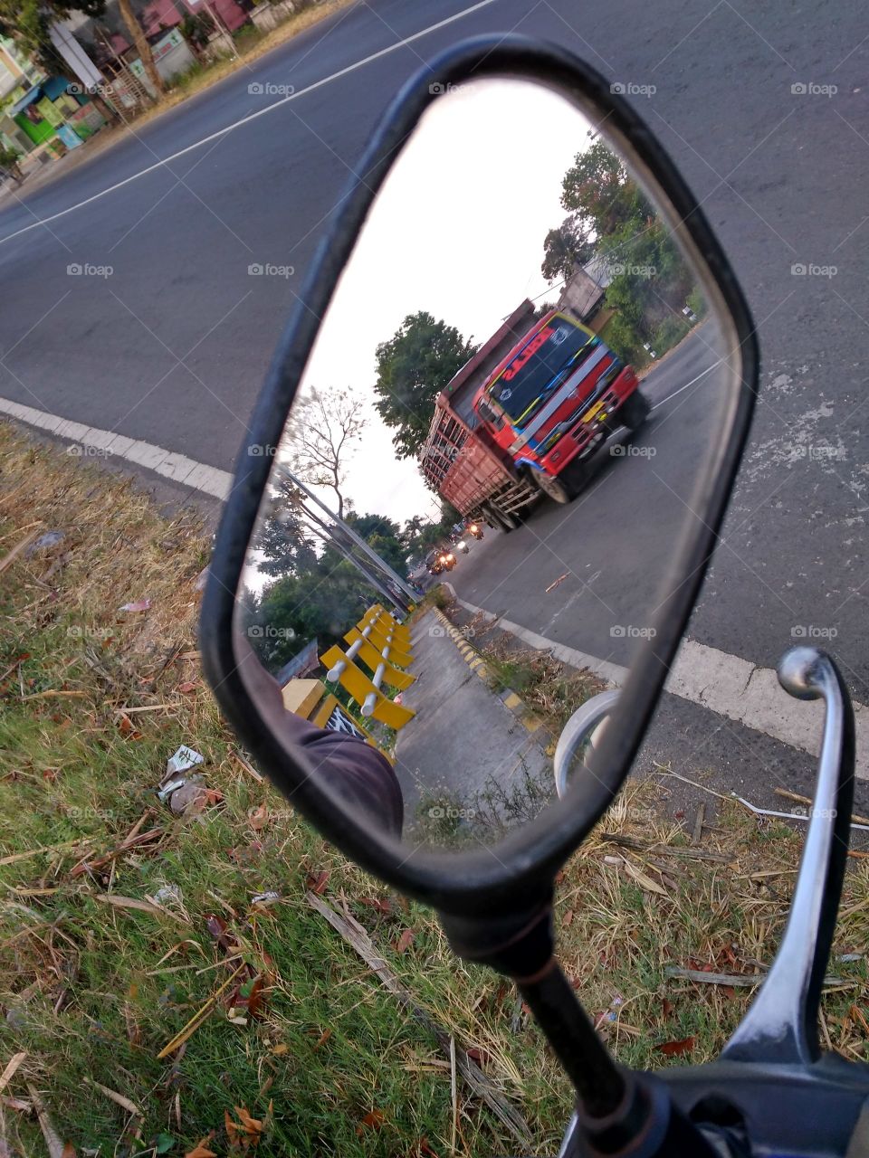 Truck and miror