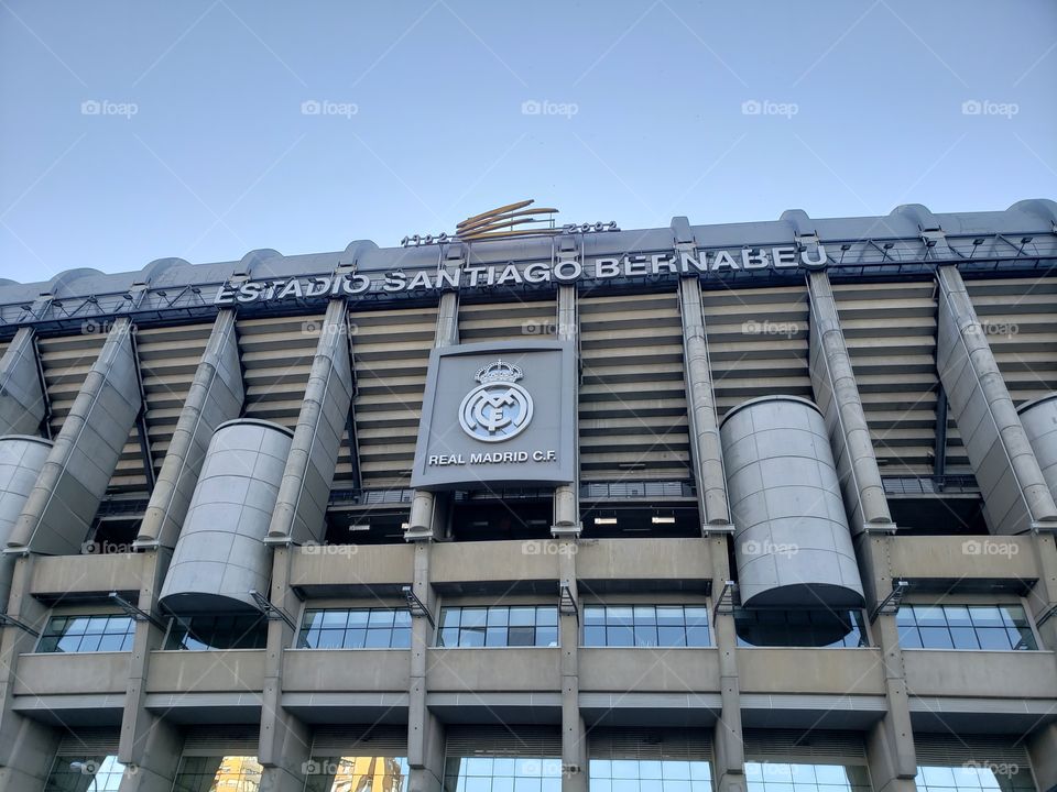 exterior del estadio Santiago Bernabeu