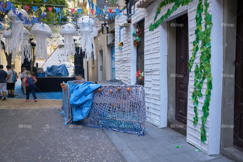 Barrio de Gracia. Primer día de Fiesta. Listos para el verdicto del jurado
Fishermen village