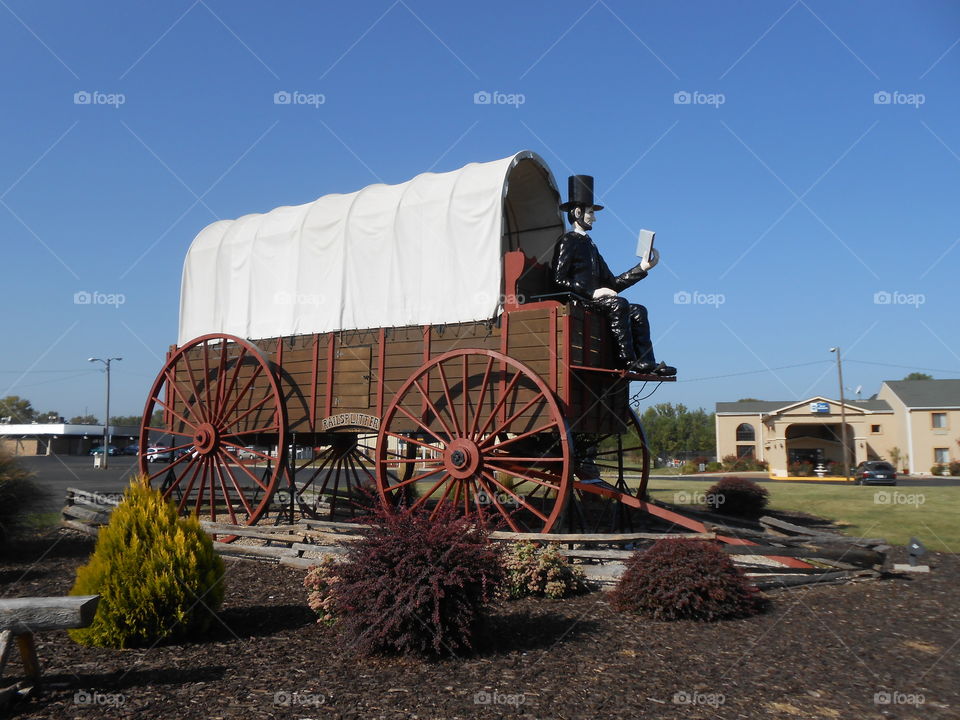 Route 66 world’s largest covered wagon 