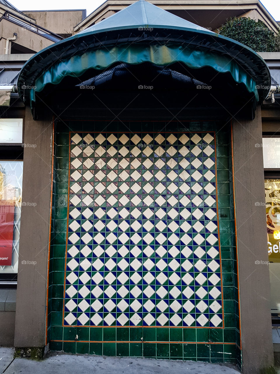 tiled pattern wall