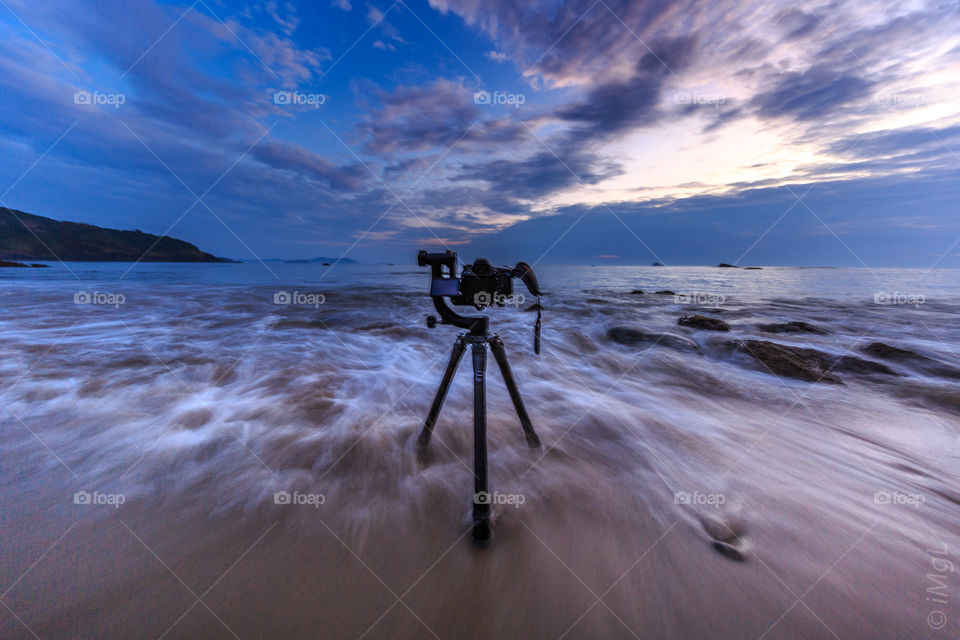 canon DSLR and tripod