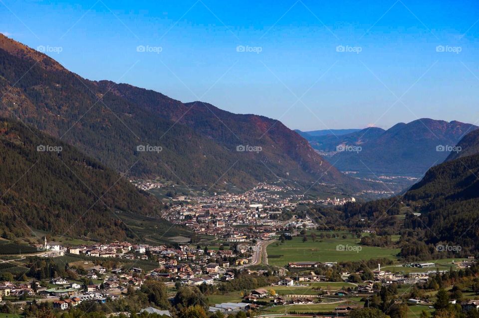  Beautiful city ​​of the interior of italy, among hills, during autumn 