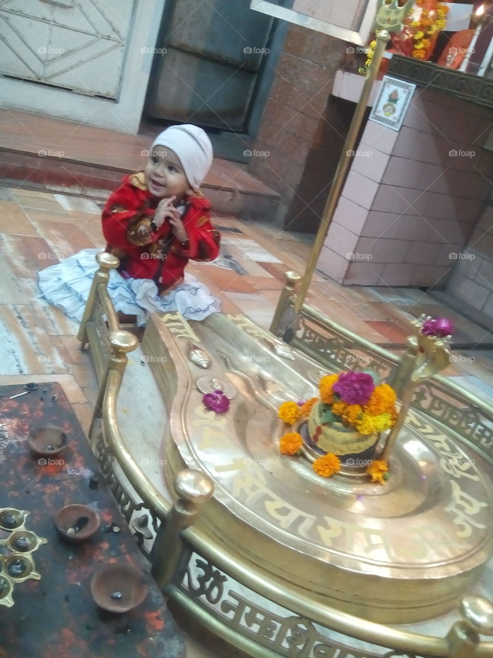cute baby worship and praise the god