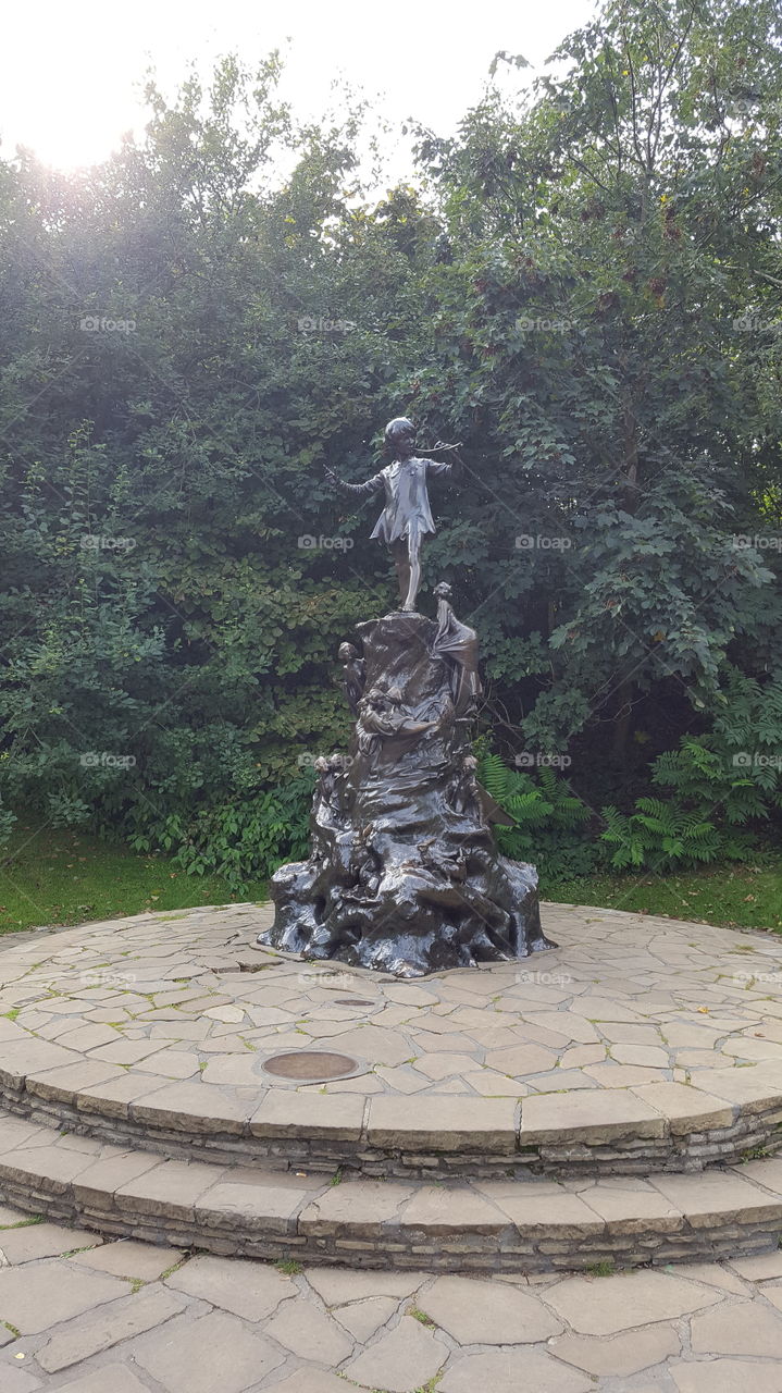 Peter pan statue