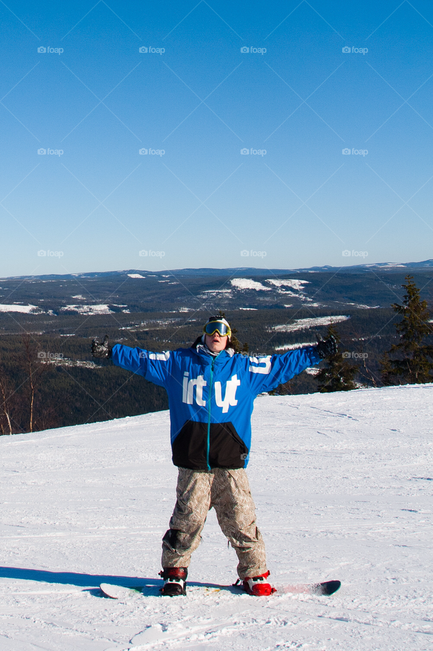 winter happy blue view by comonline