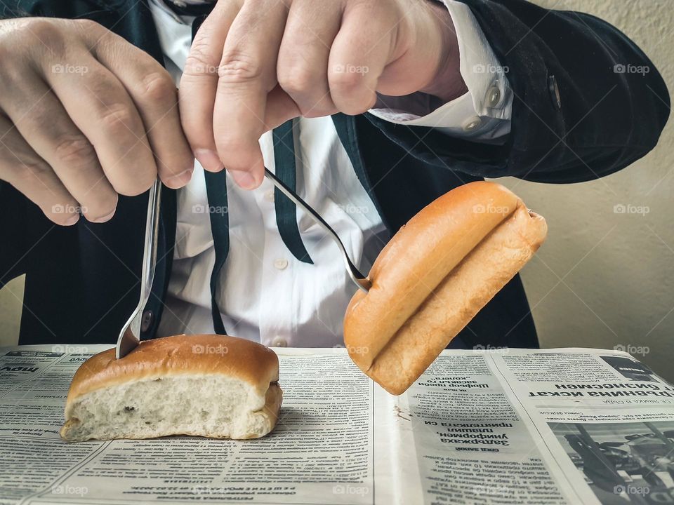 Like Mr Charlie Chaplin in "The Gold Rush", Dance of Bread Rolls on Forks