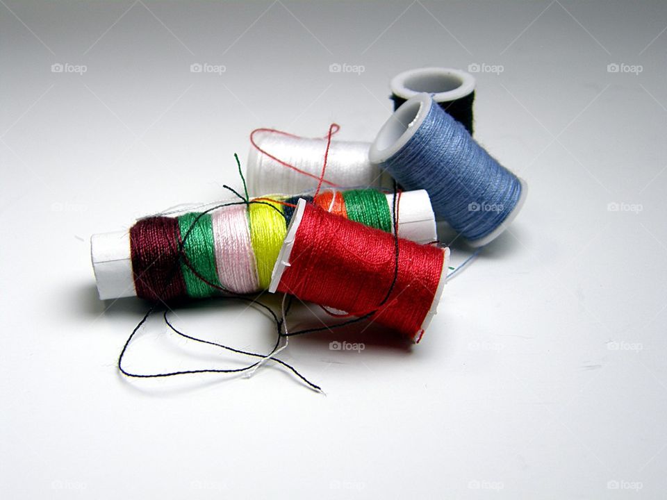Thread bobbins
