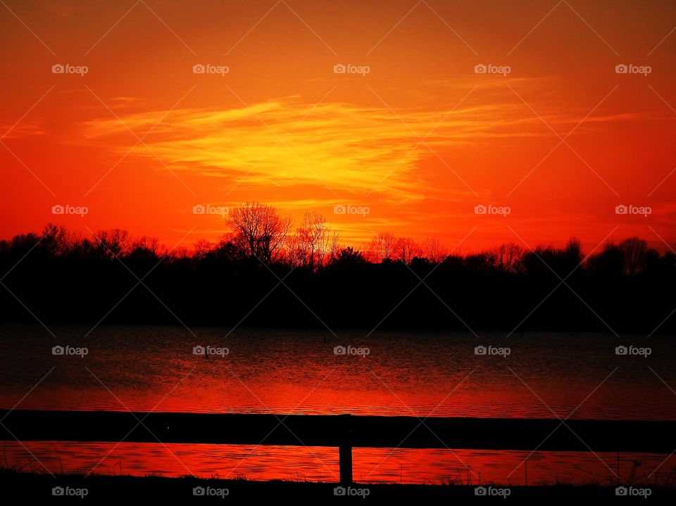A beautiful Indiana lake sunset on a winter day 