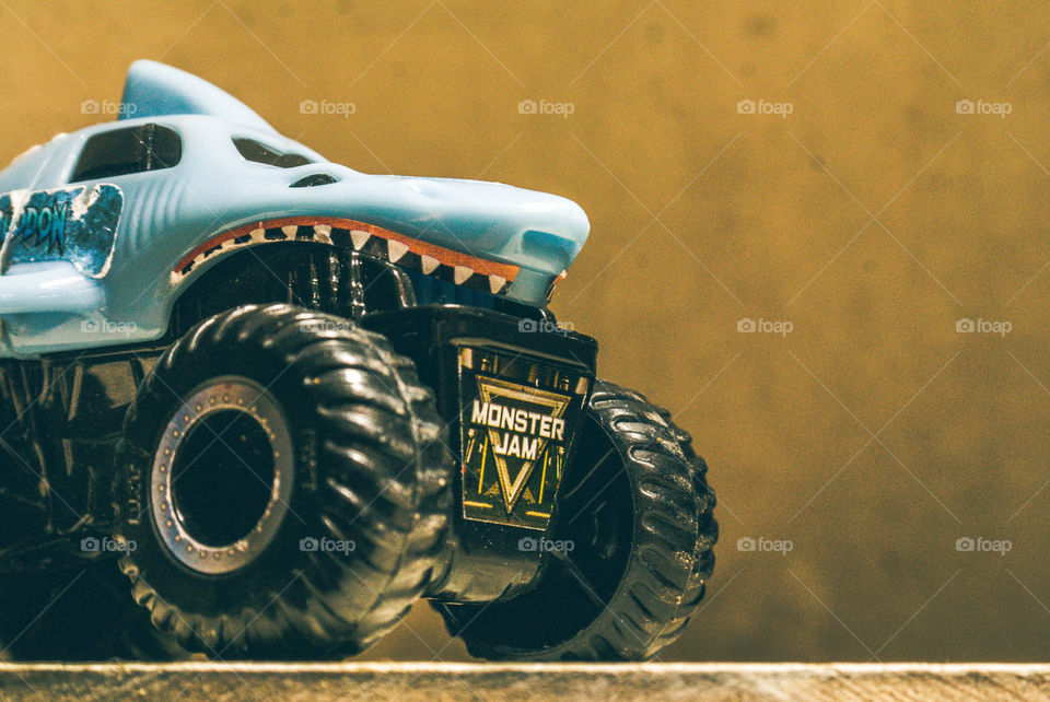 Megalodon Toy Monster Truck
