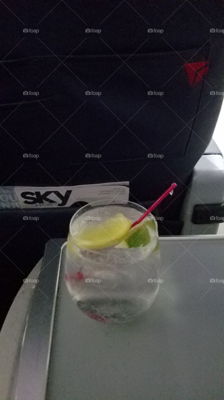 delta airlines 1st class cocktail