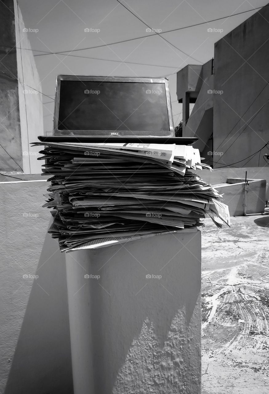 Desk hackers unit . InMovement's solution for better work