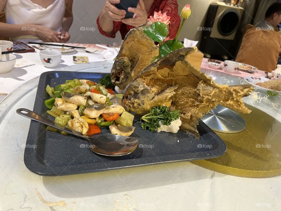 Ying Yang pomfret fish