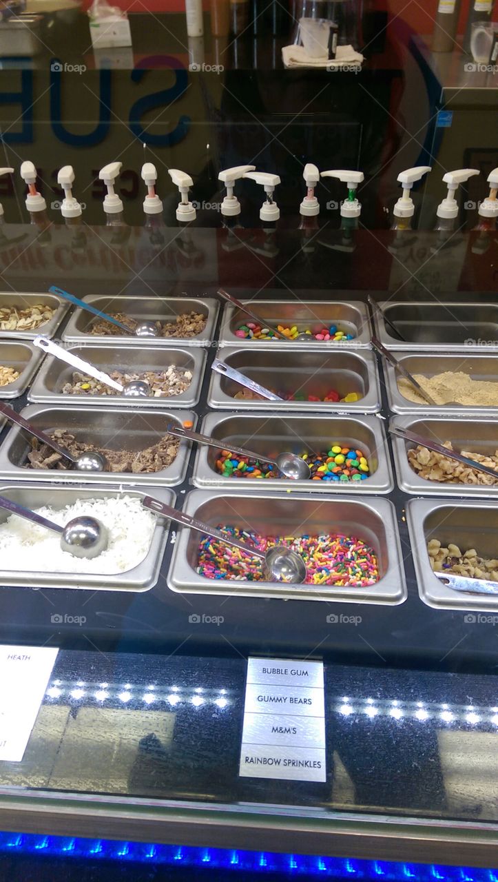 treats. toppings 