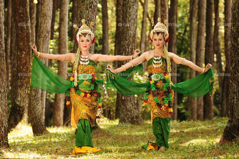traditional dance java