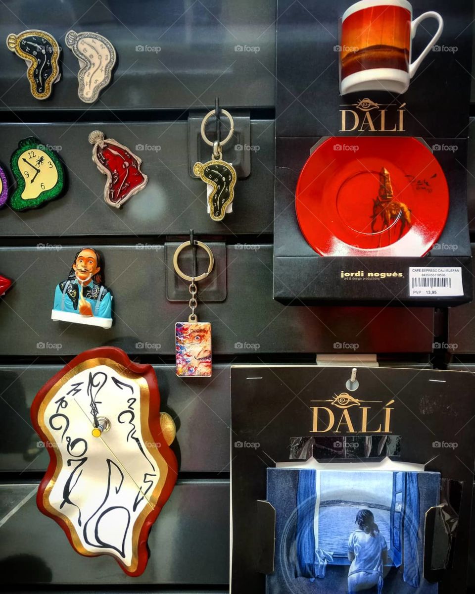 Dalí things
