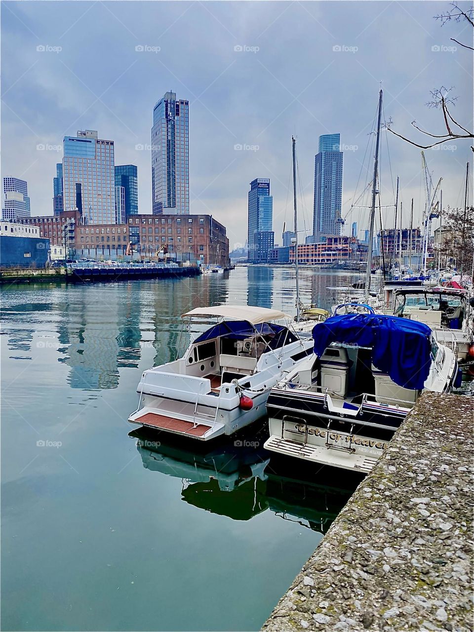 The boats at “Newtown Creek” on the right by the LIC shore, “Greenpoint”, Bklyn across the water on the left and the “Manhattan” & LIC skyline at the horizon, that’s an all around great view. 2023. Hypnotic Productions
