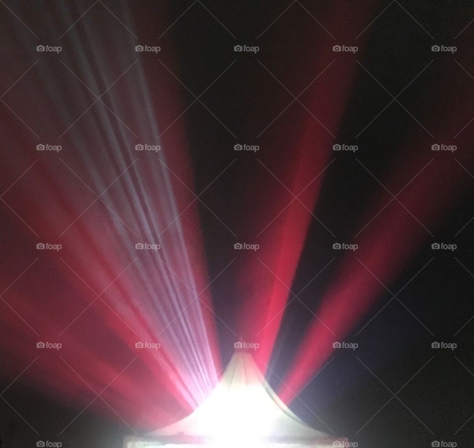 Red and white light rays 