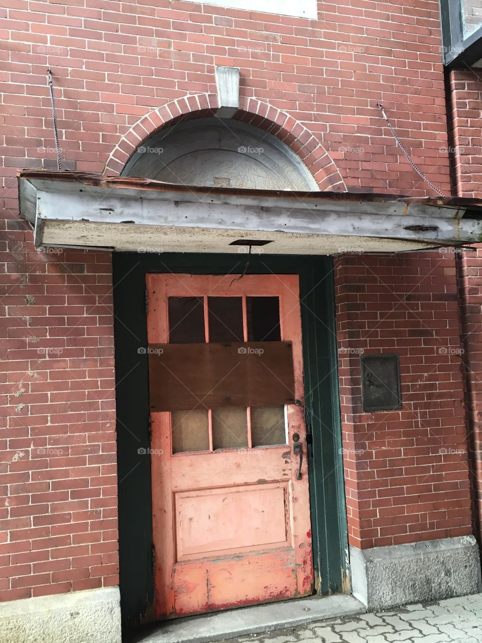 Abandoned urban doorway 