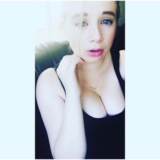 👑