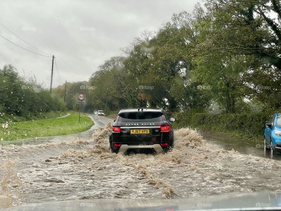 Floods on the road !