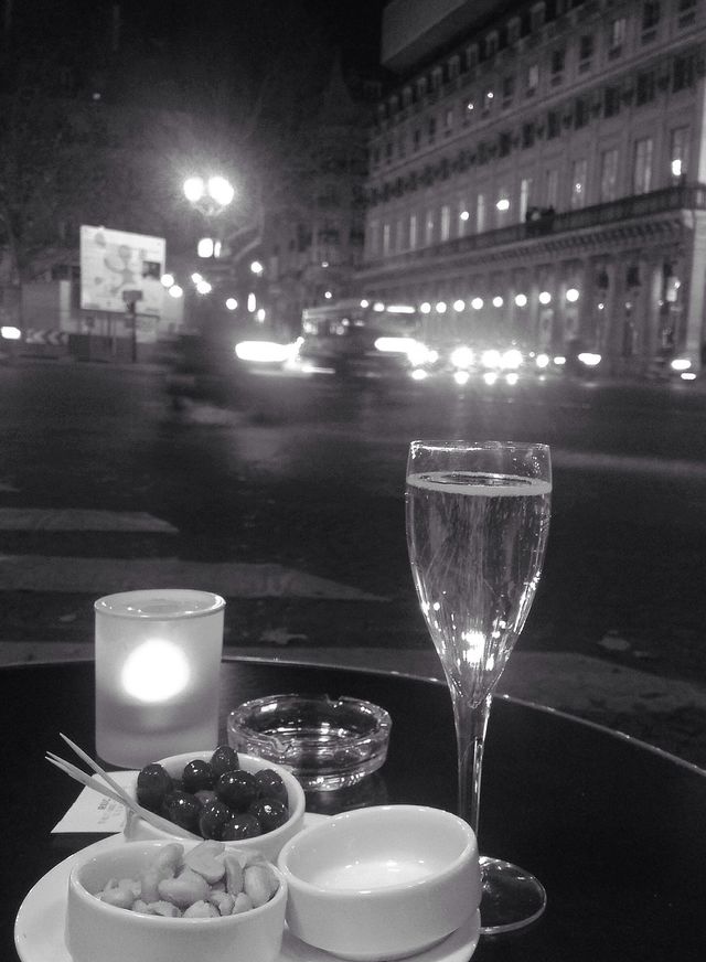 Champagne in paris