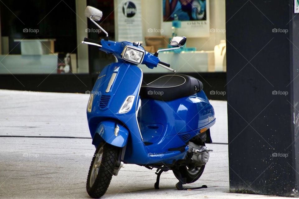 Blue moto