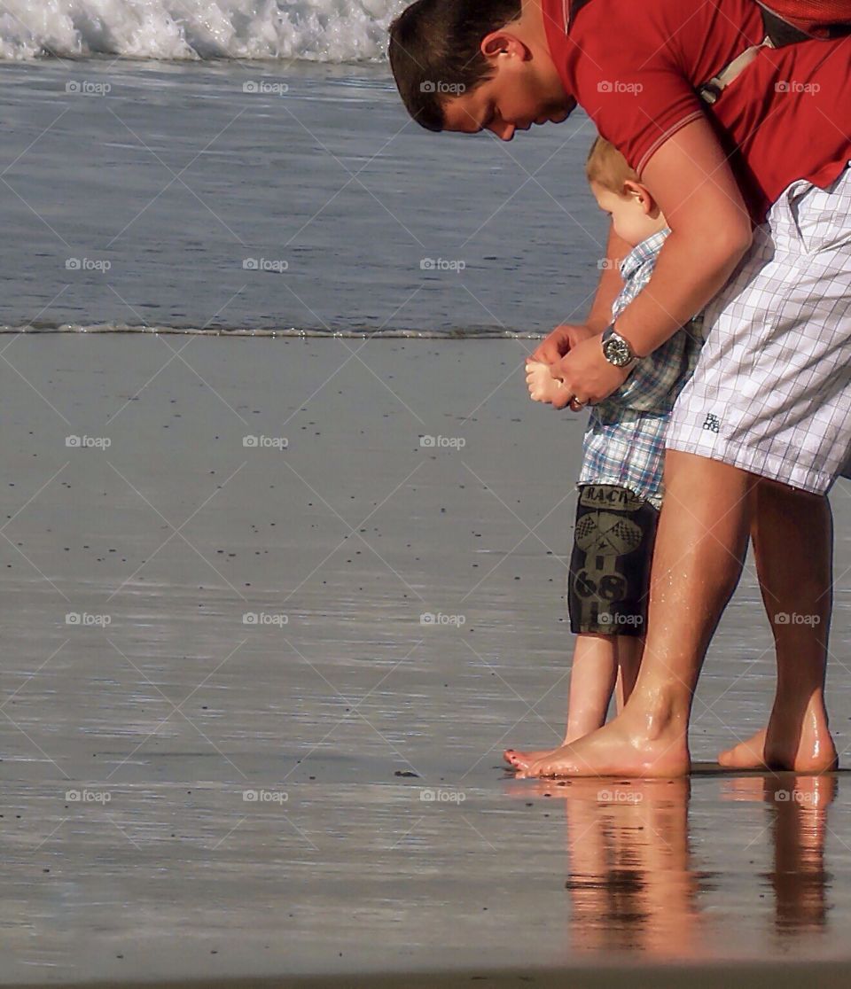 Finding shells with daddy 