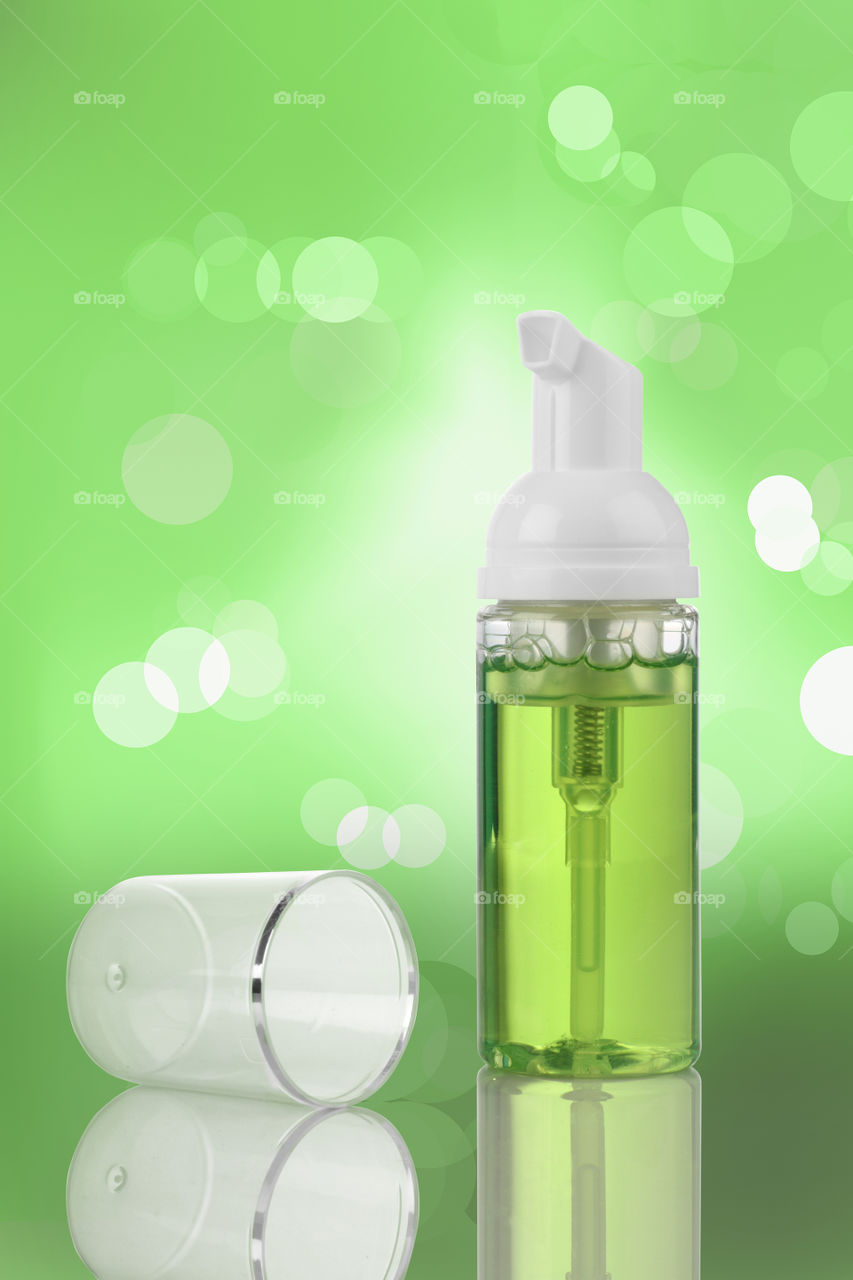 Green cosmetic product bottle / atomizer for mockup