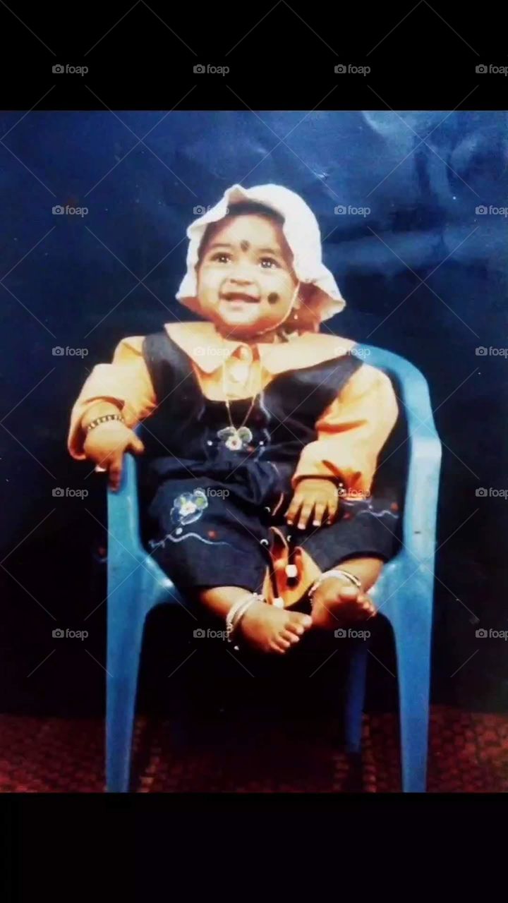 The cute and innocent smile 😊 of childhood is the best captured moments in the life of us 💖