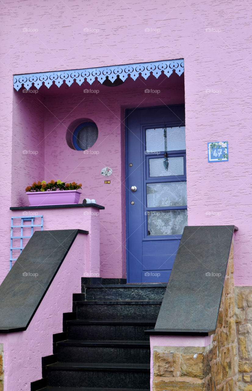 pink house, pink building