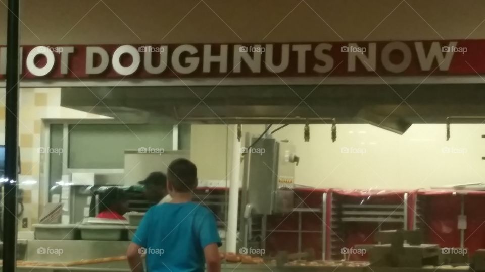 Hot Doughnuts Now!