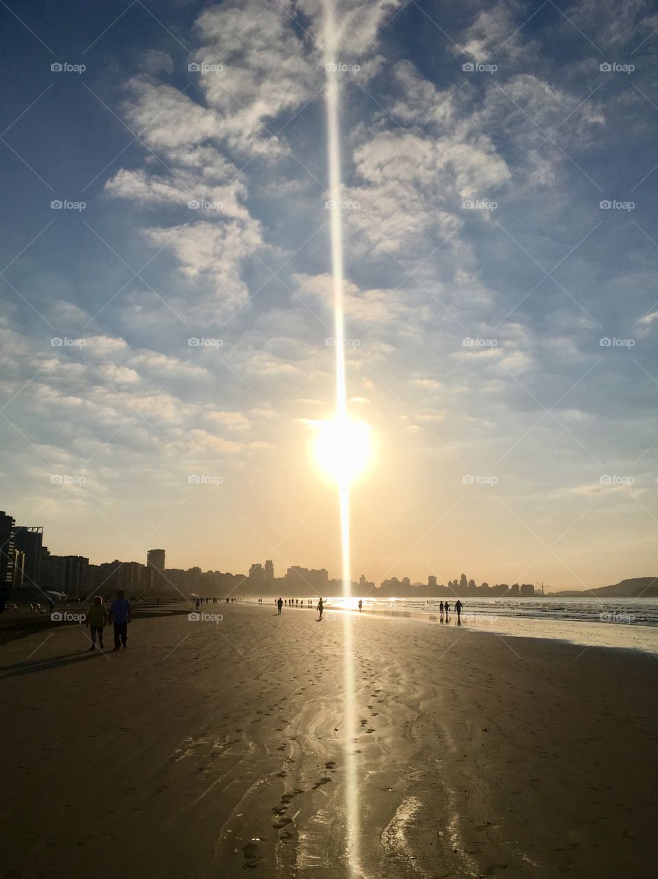 O amanhecer na Praia de Santos - sempre muito bonito, inspirador e com o sol presente. Espetacular!