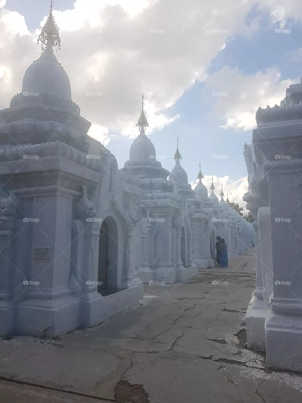 Making merit in Mandalay City