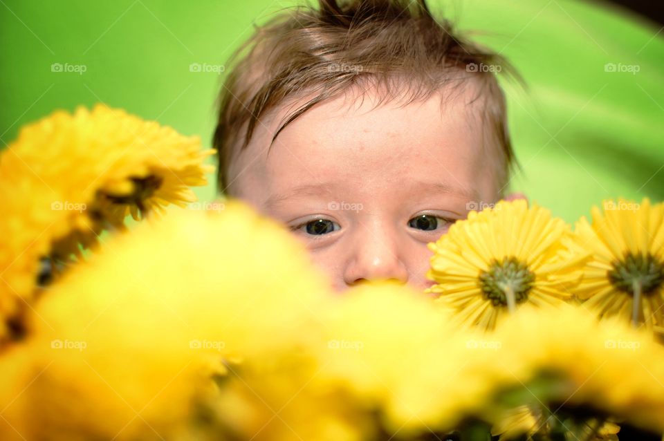 Baby . Baby and flowers 