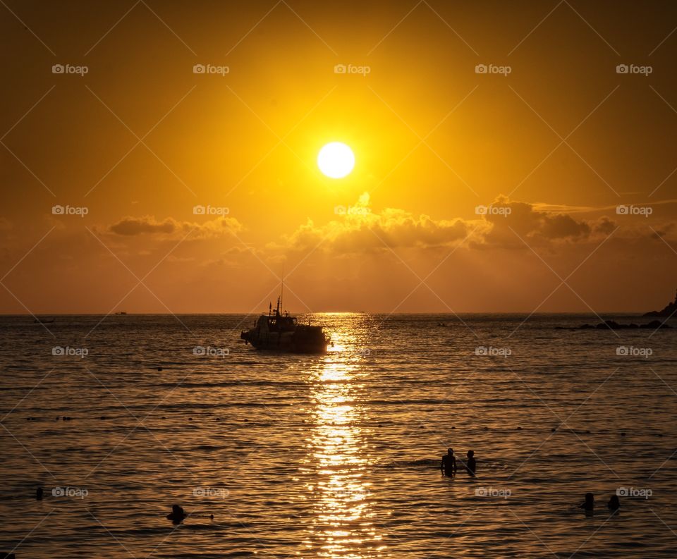 Beautiful sun light reflect on the sea