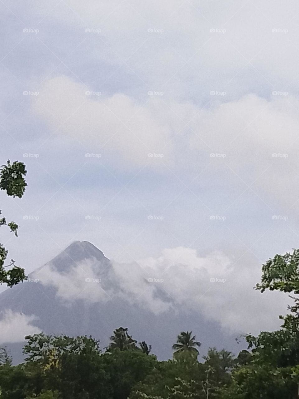Mt Mayon showing up