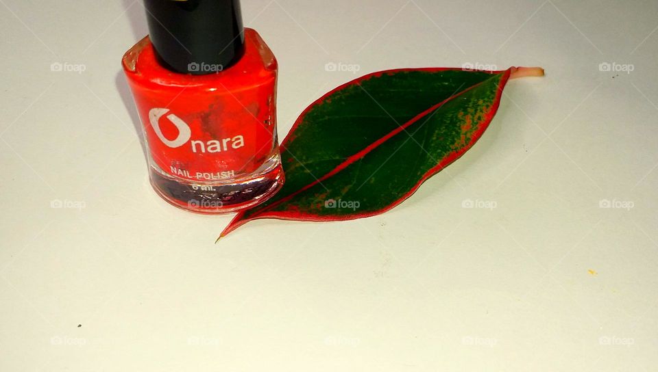 Onara nail polish/ enamel with a leaf - Beauty products