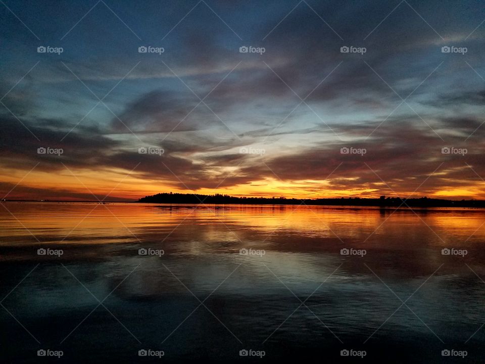 Spectacular sunset at Folsom lake