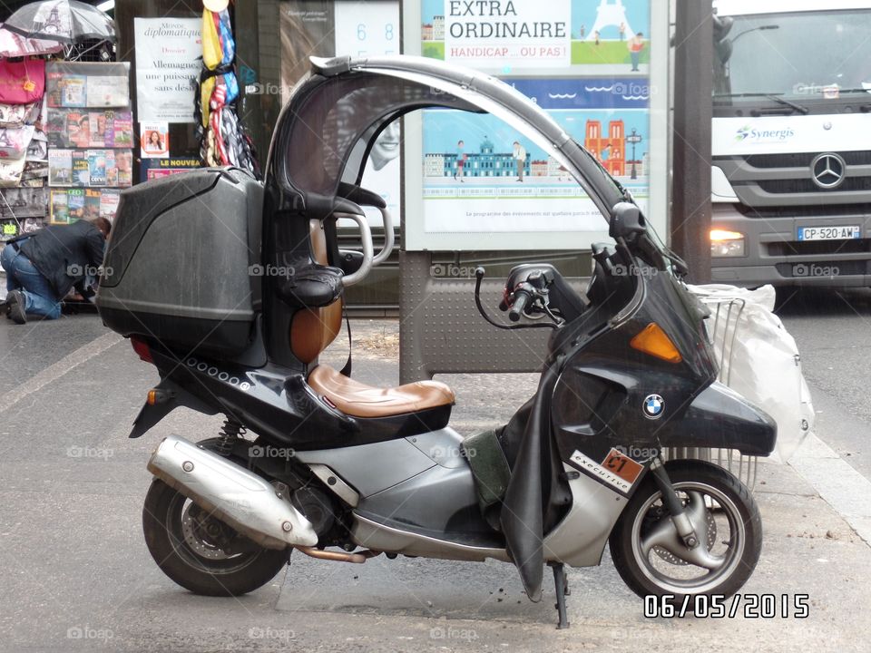 Motorcycle with roof