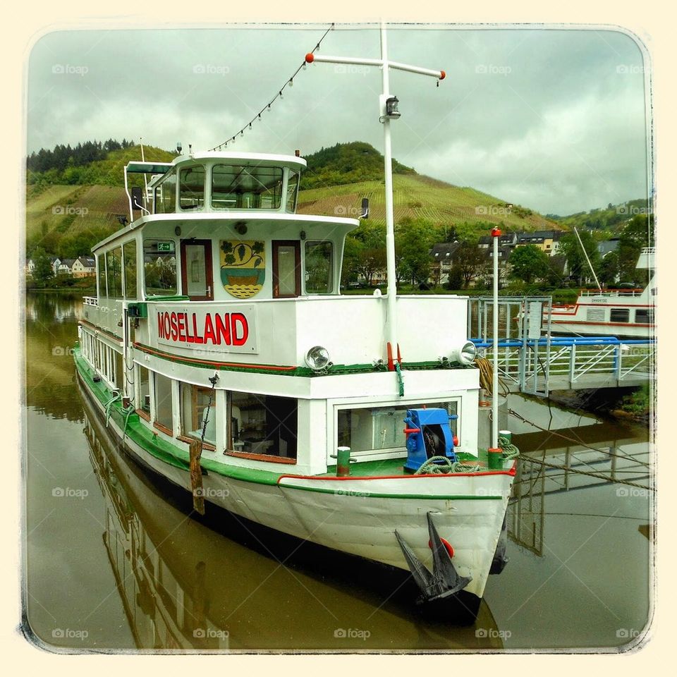 Mosel cruise ship 